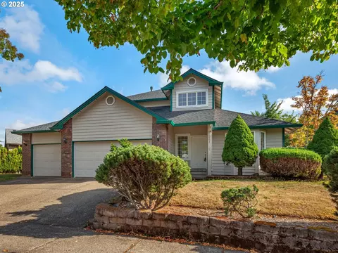 1952 NE 51st Ave, Hillsboro, OR 97124