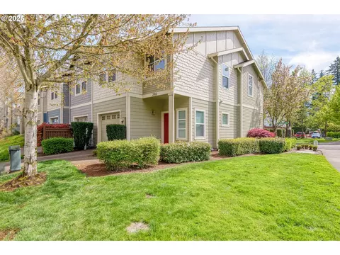 2102 NE Redelfs Way, Beaverton, OR 97003