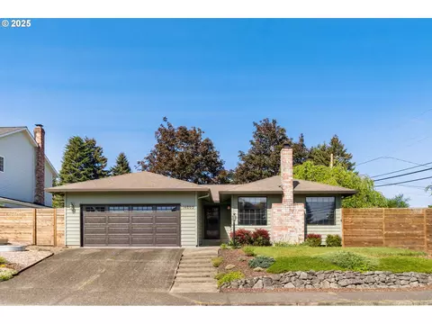 14805 SE Greenview Ave, Milwaukie, OR 97267