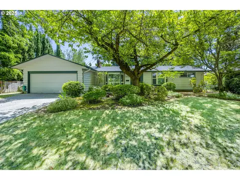 1075 Sharon Way, Eugene, OR 97401