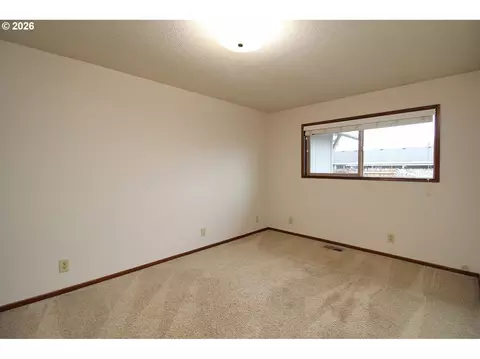 Bedroom - 385 S Cherry Dr, Cornelius, OR 97113 photo 5 of 6