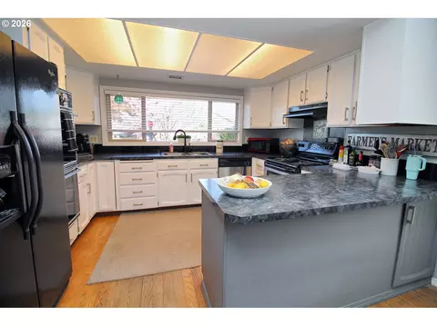 Kitchen - 385 S Cherry Dr, Cornelius, OR 97113 photo 1 of 3