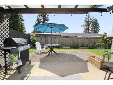 Exterior - 385 S Cherry Dr, Cornelius, OR 97113 photo 2 of 5