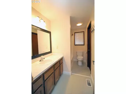 Bath - 385 S Cherry Dr, Cornelius, OR 97113 photo 3 of 3