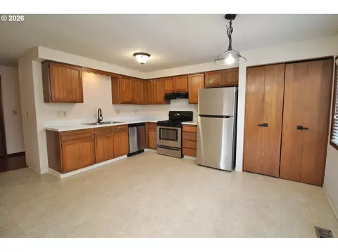 Kitchen - 385 S Cherry Dr, Cornelius, OR 97113 photo 3 of 3
