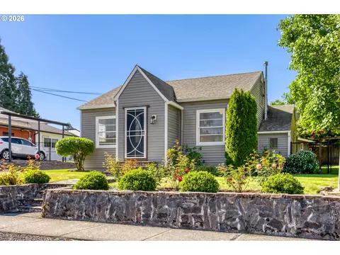 Exterior - 2928 NE 2nd Ave, Camas, WA 98607 photo 2 of 5