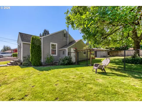 Exterior - 2928 NE 2nd Ave, Camas, WA 98607 photo 3 of 5