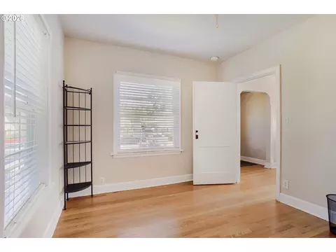 Bedroom - 2928 NE 2nd Ave, Camas, WA 98607 photo 4 of 6