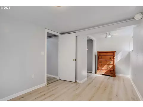 Bedroom - 2928 NE 2nd Ave, Camas, WA 98607 photo 5 of 6