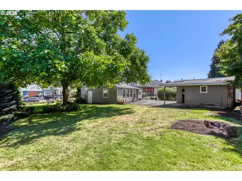 Exterior - 2928 NE 2nd Ave, Camas, WA 98607 photo 4 of 5