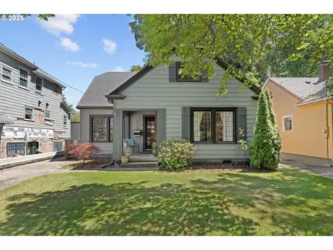 1712 SE 38th Ave, Portland, OR 97214