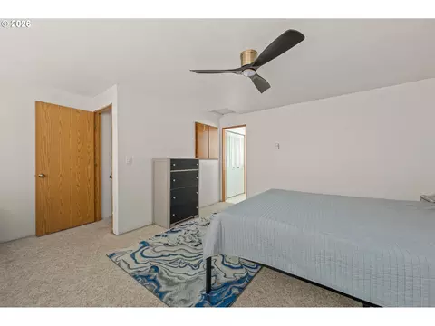 Bedroom - 1551 Fetters Loop, Eugene, OR 97402 photo 4 of 4