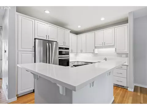 Kitchen - 22215 Chelan Loop, West Linn, OR 97068 photo 2 of 7