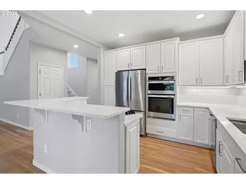 Kitchen - 22215 Chelan Loop, West Linn, OR 97068 photo 6 of 7