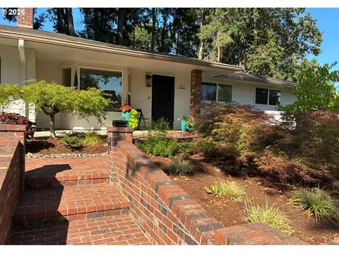 11255 SW Timberline Dr, Beaverton, OR 97008