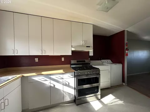 Kitchen - 3021 Bickleton Hwy, Bickleton, WA 99322 photo 2 of 2