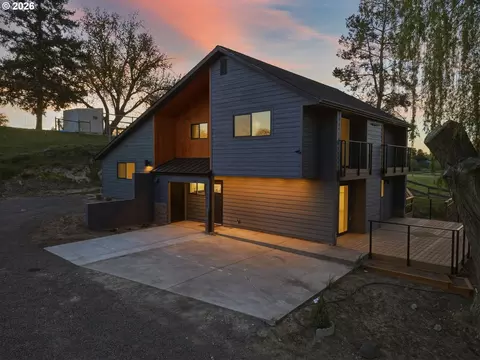 54027 Summers Ln, Milton Freewater, OR 97862