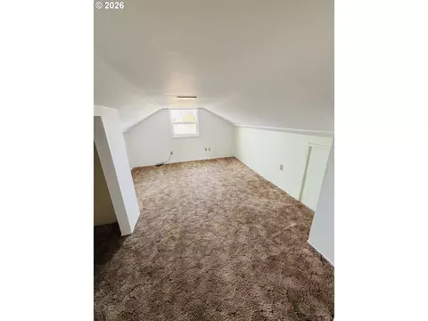 Bedroom - 3800 E St, Springfield, OR 97478 photo 6 of 6