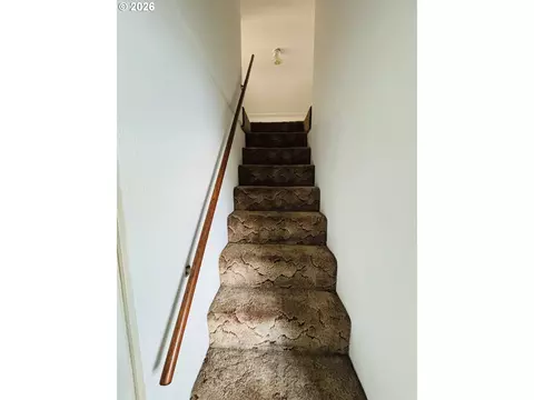 Entry Way - 3800 E St, Springfield, OR 97478 photo 3 of 3