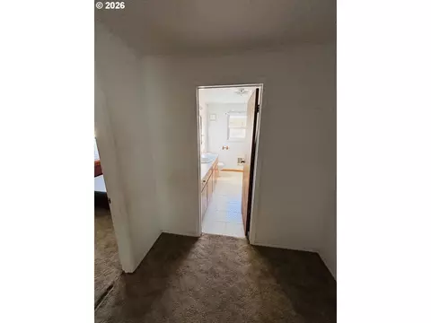 Entry Way - 3800 E St, Springfield, OR 97478 photo 1 of 3