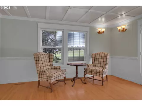 Living - 27730 Erickson Rd, Eugene, OR 97402 photo 5 of 6