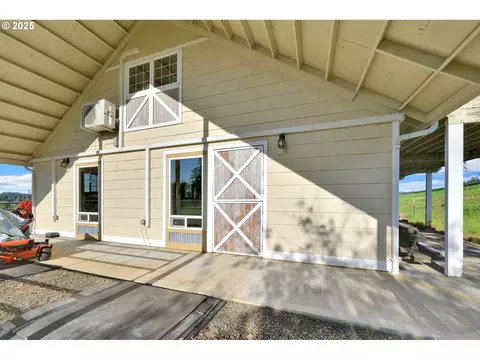 Exterior - 27730 Erickson Rd, Eugene, OR 97402 photo 5 of 6