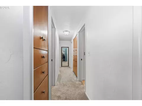 Entry Way - 1990 W 18th Ave, Eugene, OR 97402 photo 2 of 2
