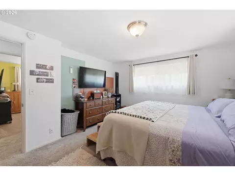 Bedroom - 1990 W 18th Ave, Eugene, OR 97402 photo 4 of 4