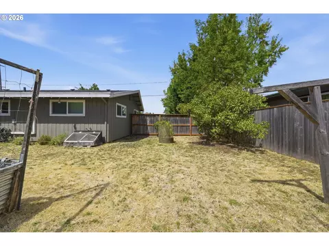 Exterior - 1990 W 18th Ave, Eugene, OR 97402 photo 7 of 8