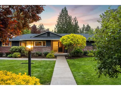 10250 SW Arborcrest Way, Portland, OR 97225