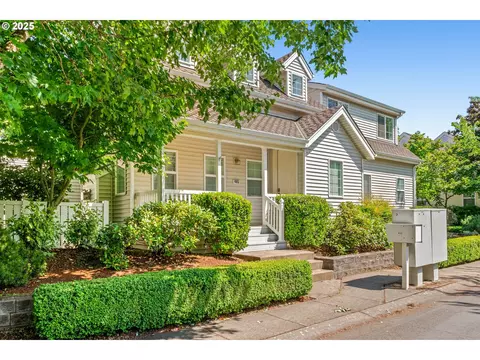 465 Covey Ln, Eugene, OR 97401