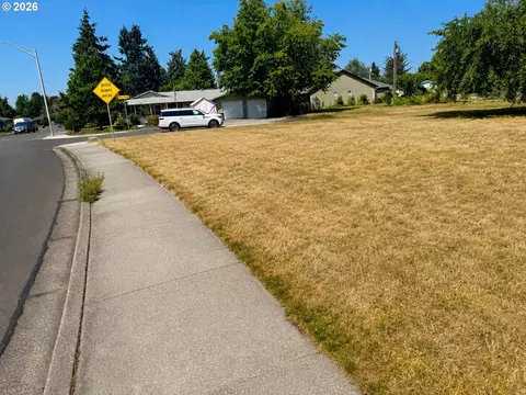 royal ave, Eugene, OR 97402 photo 2