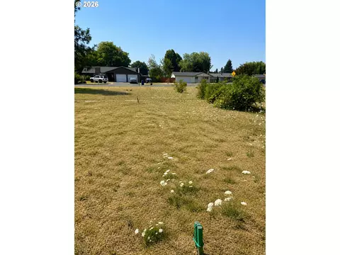 royal ave, Eugene, OR 97402 photo 4