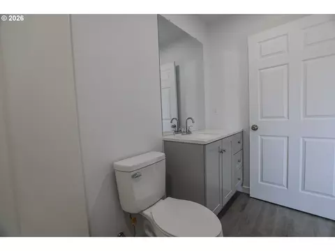 Bath - 76 SE Darrell Ave, Winston, OR 97496 photo 2 of 6