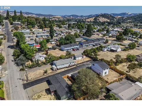 View/Area - 76 SE Darrell Ave, Winston, OR 97496 photo 5 of 8