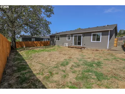 Exterior - 76 SE Darrell Ave, Winston, OR 97496 photo 1 of 2