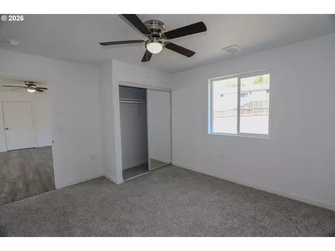 Bedroom - 76 SE Darrell Ave, Winston, OR 97496 photo 3 of 6