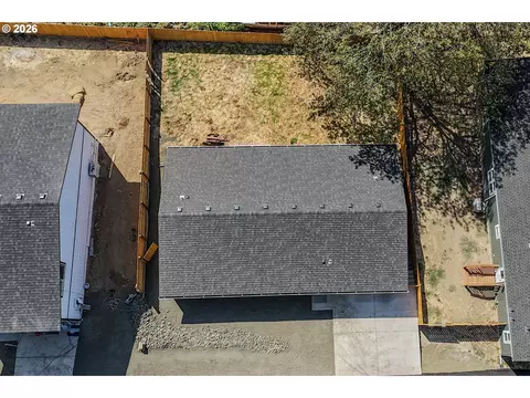 View/Area - 76 SE Darrell Ave, Winston, OR 97496 photo 2 of 8