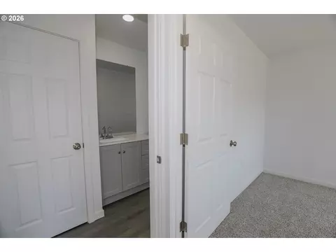 Entry Way - 76 SE Darrell Ave, Winston, OR 97496 photo 1 of 1