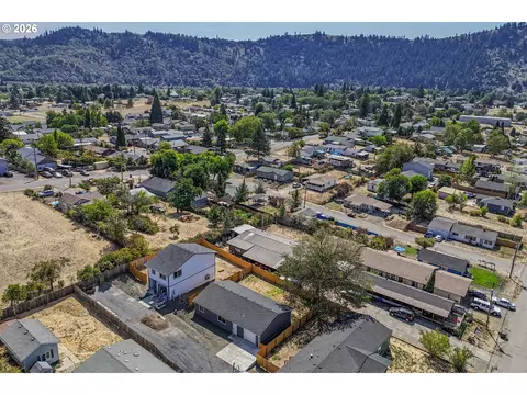 View/Area - 76 SE Darrell Ave, Winston, OR 97496 photo 8 of 8