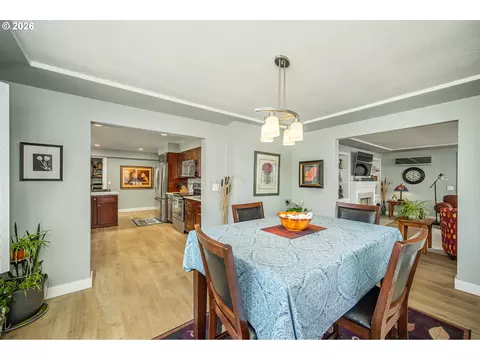 Dining - 355 River Loop 2, Eugene, OR 97404 photo 1 of 2