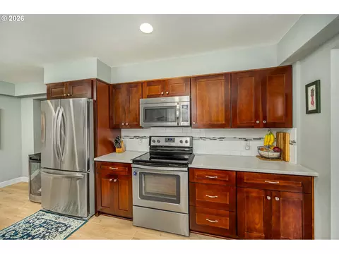 Kitchen - 355 River Loop 2, Eugene, OR 97404 photo 2 of 3