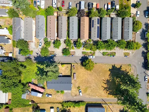 8003 SE Crystal Springs Blvd, Portland, OR 97206