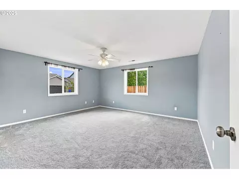 Bedroom - 6476 SE 33rd Way, Gresham, OR 97080 photo 1 of 5