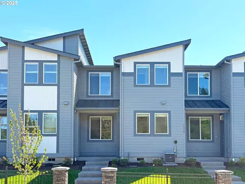 7378 SE Butternut Creek Pkwy, Hillsboro, OR 97123
