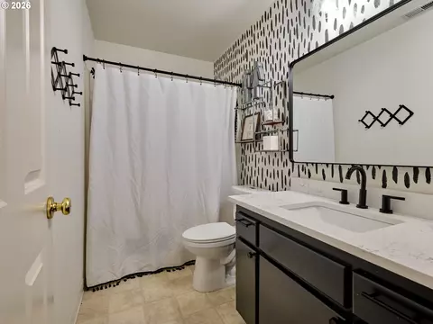 Bath - 30953 S Wright Rd, Molalla, OR 97038 photo 5 of 5