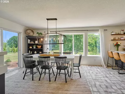 Dining - 30953 S Wright Rd, Molalla, OR 97038 photo 2 of 3