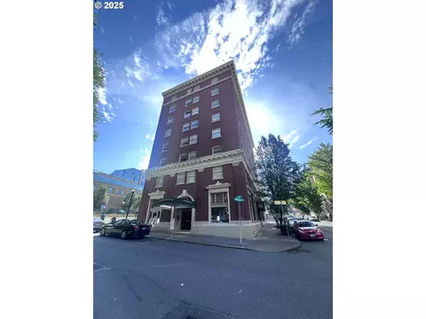 1005 SW Park Ave #707, Portland, OR 97205