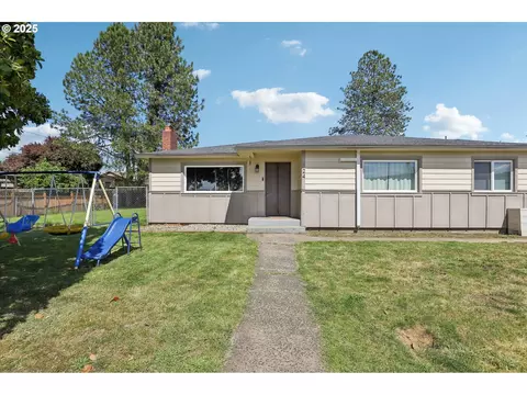 324 N 18th St, Saint Helens, OR 97051