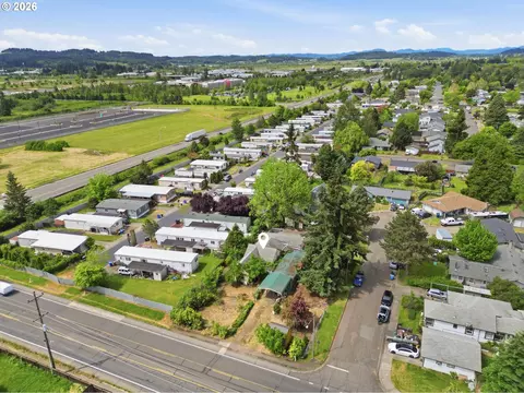 View/Area - 352 N Bertelsen Rd, Eugene, OR 97402 photo 5 of 8